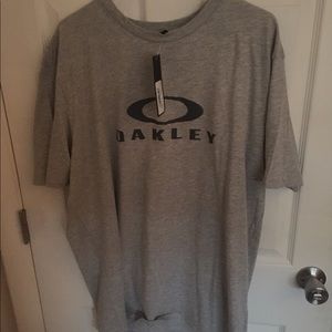 Oakley shirt NWT xxl